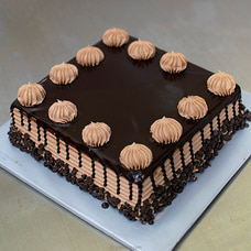 Caravan Fresh Chocolate Cake (Medium) Buy Cake Delivery Online for specialGifts